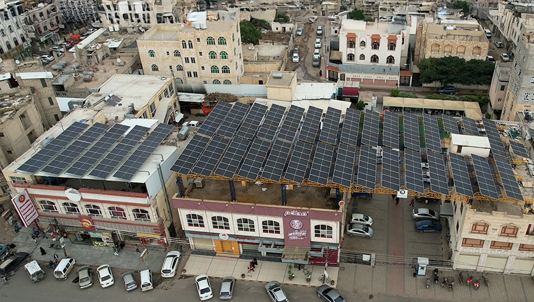 صورة من مشروع الطاقة الشمسية ل مطعم رويال بلازا بواسطة الراعبي